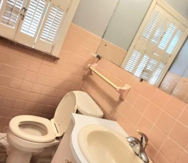 Youngstown Maison | Your Home Away from Home Sleeps 12 Fully Equipped