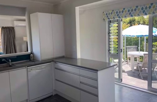 Richmond Heights Maison | Your Home Away from Home – Kick Back & Relax in Style