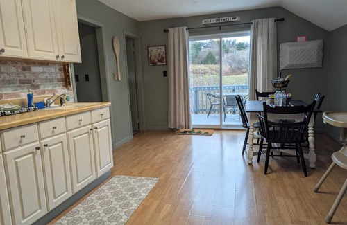 East Homer Maison | Your Home away from Home! Conveniently, centrally located, village home