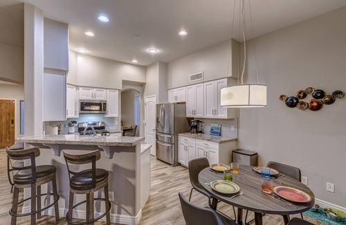 Monterra Knolls Maison | Your Home Away From Home in the Sunshine! Minutes from great amenities.