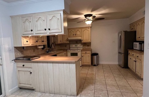 Osbornsville Maison | Your home away from home! Heated pool! Hot Tub!