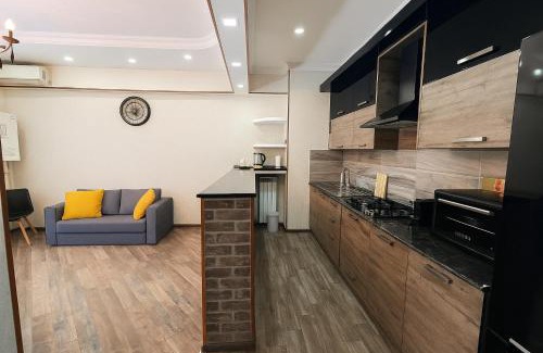 Saburtalo Appartement | Your Home Inn at Jikia's Green House-Central Tbilisi