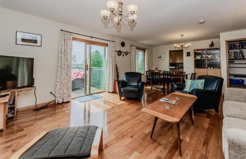 South Bruce Peninsula Maison | Your Lakeside Retreat In Howdenvale