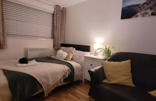 Haselbury Appartement | Your London Escape - Cosy Studio w fast Wi-Fi & free onstreet parking