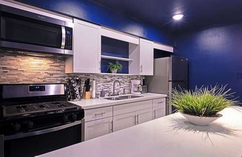 Hyde Park Appartement | Your Montrose Studios! Sleeps 26/13BR/13BA/13PA