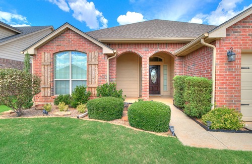 Edmond Maison | Your Oasis of Calm: Where Family Chaos Meets Cozy!
