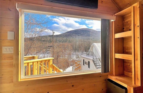 Jewett Maison | ***Your Own Cottage***