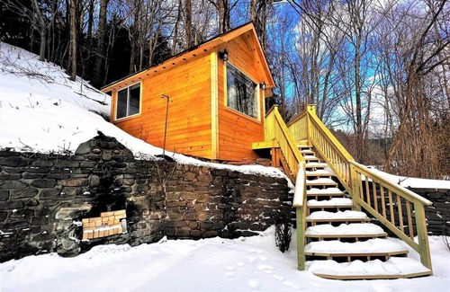 Jewett Maison | ***Your Own Cottage***