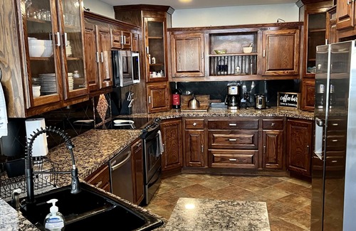 Canton Maison | Your own lake house less than a mile from Canton Trade Days