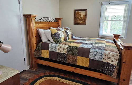 Hogansville Autre | Your Own Private Paradise - Charming 3-bedroom Farmhouse with Private Pool