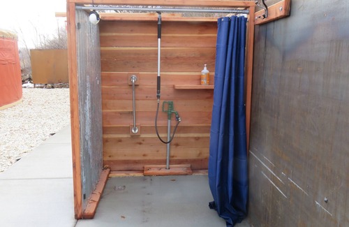 Buhl Maison | Your own private spa! Yurt with natural geothermal hot water.
