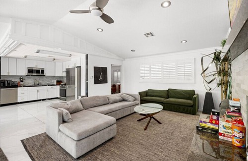 Las Vegas Maison | Your Own Resort Close to the Strip