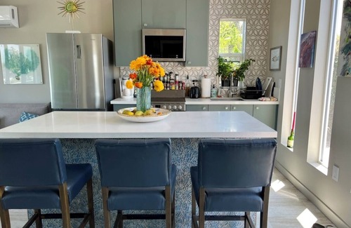 La Mesa Maison | Your own Suburban Oasis!