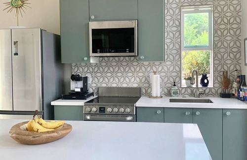 La Mesa Maison | Your own Suburban Oasis!