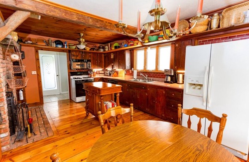 Oak Hill Maison | Your peaceful, private retreat, escape with friends & family! Incredible views!
