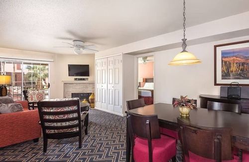 Paradise Copropriété | Your Private Las Vegas Oasis: A Desert Escape Minutes from the Strip