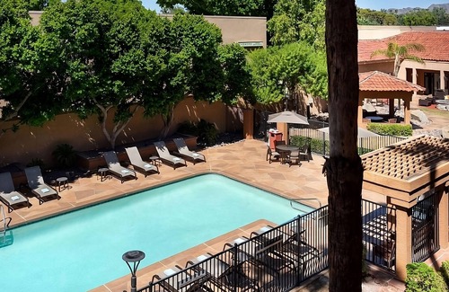 Camelback East Hôtel | Your Relaxing Getaway Awaits! w/ Pool, Close to Desert Storm Park and Zen Garden