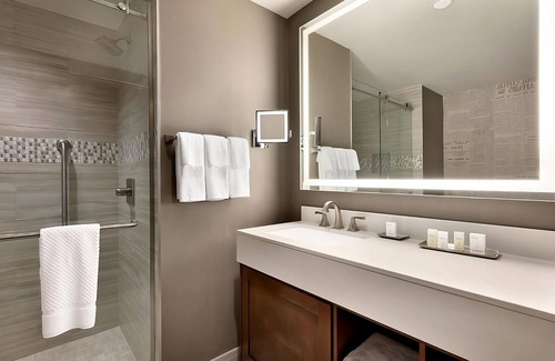 Berkeley Heights Hôtel | Your Relaxing Getaway! Free Breakfast, Indoor Pool, Free Parking!