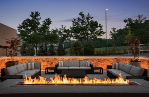 Berkeley Heights Hôtel | Your Relaxing Getaway! Free Breakfast, Indoor Pool, Free Parking!