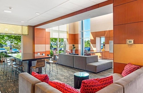 Roseville Maison | Your Roseville base outside the Twin Cities