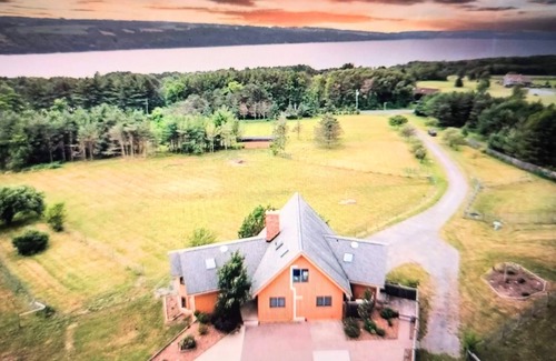 Skaneateles Maison | Your Skaneateles All - Seasons Mountain & Water View Chalet Getaway!