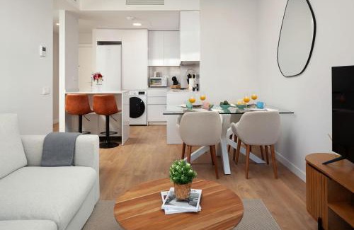 La Malagueta Appartement | Your Sunny Retreat! Modern apt steps to the beach