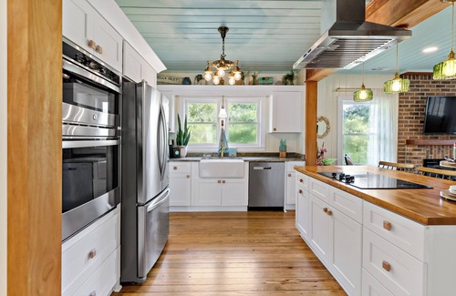 Murrells Inlet Maison | Your Ultimate Coastal Retreat! 5 bedroom, 4 bathroom home in Murrells Inlet, SC!