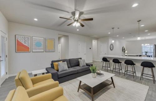 Cedar Crest Maison | Your Vibrant Dallas Getaway Home