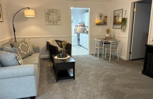 Weaver Appartement | Your Weaver Rest Stop on the Ladiga Trail!