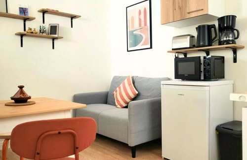 Ivry-port Appartement | Your ZenDay Studio is waiting for you! Located just 1 minute from the bus and 10 minutes from Paris