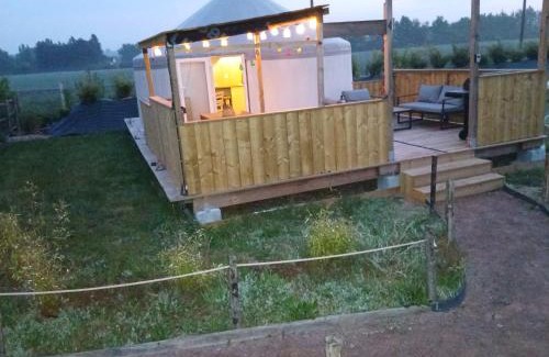 Clermont-Creans Autre | Yourte- Bambou - Climatisée- Les Belles Ouvrières