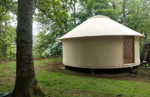 Ax-les-Thermes Location De VR | Yourte dans les Pyrénées Nuit étoilée