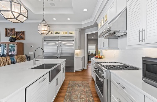 Weirsdale Maison | You’ve found the most luxurious lakefront rental in Central Florida!