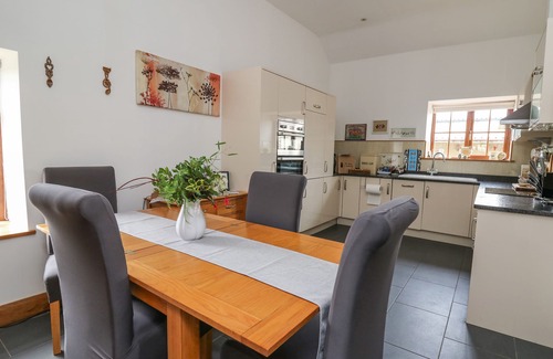 Newcastle Emlyn Cottage | Yr Hen Llaethdy, NEWCASTLE EMLYN