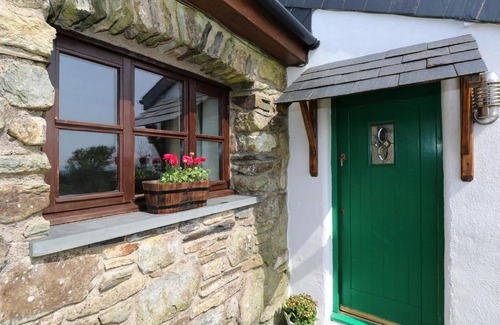 Rosebush Maison | Ysgol Hill