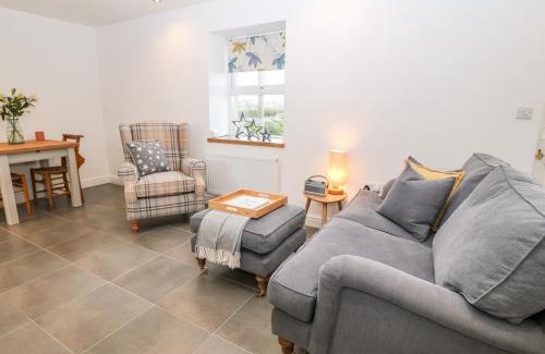 Holyhead Maison | Ysgubor Llwyd