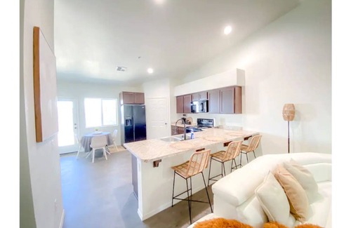 Yuma Maison | Yuma Boho/Airy 3 bedroom home with free parking