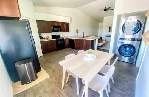 Yuma Maison | Yuma Boho/Airy 3 bedroom home with free parking