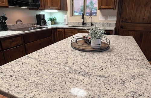 Foothills Maison | Yuma Foothills Paradise with RV-Hookup, Wi-Fi, AC and more! Pet friendly, too!