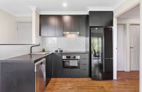 Ravensbourne Maison | Yume House - Stylish Country Escape 2 Bedrooms