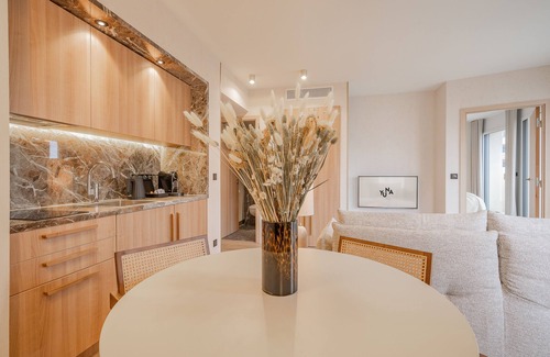 Quartier de la Plaine-de-Monceaux Appartement | Yuna Porte Maillot - ApartHotel