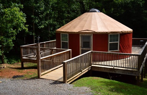 Glen Lyn Cabine | Yurt 3 | Redbud Yurt at Kairos Resort