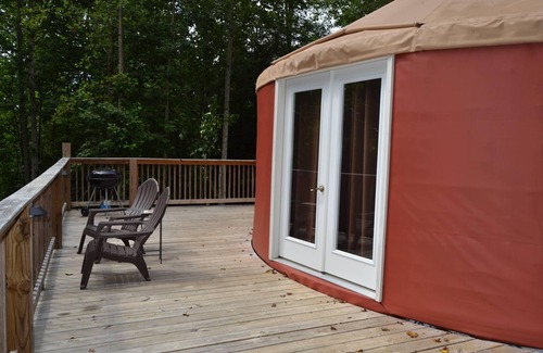 Glen Lyn Cabine | Yurt 3 | Redbud Yurt at Kairos Resort