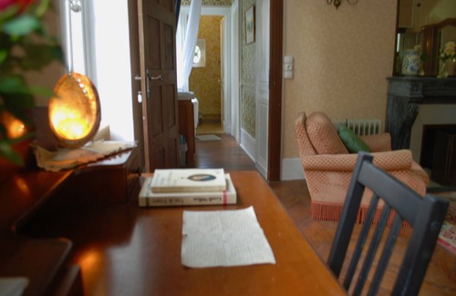 Villeblevin Lit Et Petit-Déjeuner | YXIE - Manoir des Arts - with different meeting rooms