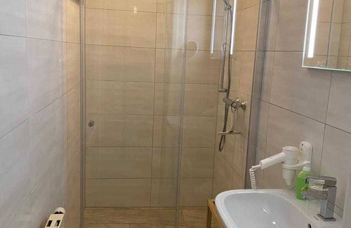 Dreiheide Appartement | Double room 4 online - Kristen guesthouse and holiday apartment at the Süptitzer Höhen monument