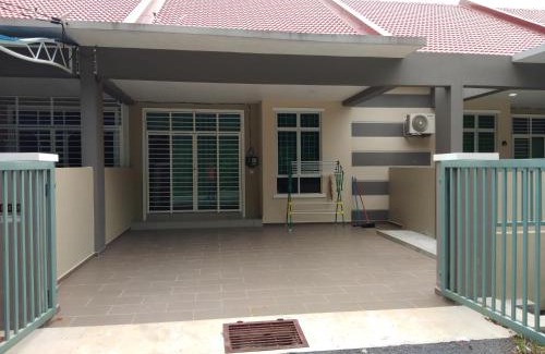 Kampung Padang Luas Appartement | Z&M homestay