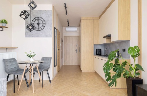 Katowice Appartement | Zabrska 15 Katowice Creamy Studio Air conditioning Smart TV Parking
