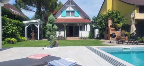 Zamardi Appartement | Zamardi private villa with own pool and huge garden, 150m to longest free beach at Balaton
