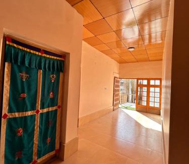 Diskit Maison | Zambala guest house