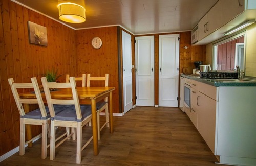 Detern Appartement | Zanderhütte - Ferienhof Am Birkensee, 55125
